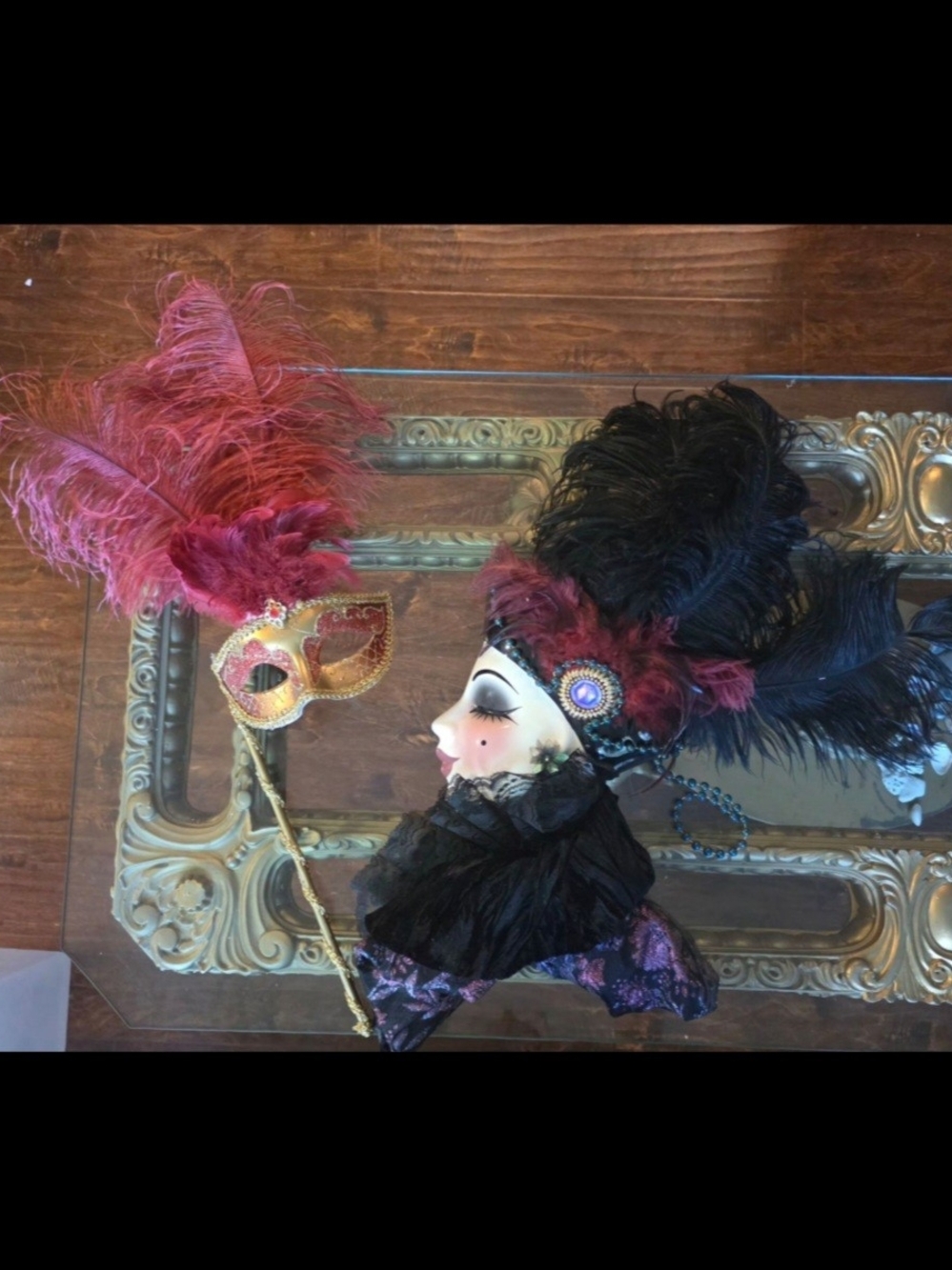 Elegant Vintage Venetian Style Feather Mask Set
